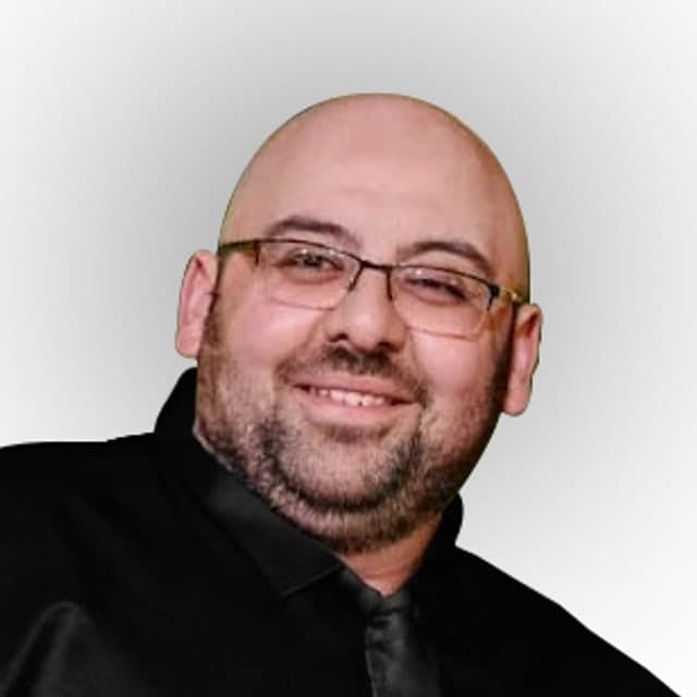 Technical SEO that ships - practical, transparent, and aligned with business goals. Not audits that sit in a folder. Menashe Avramov, SEOH founder and senior SEO operator.